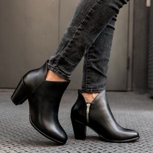 Thursday $180 Uptown Elegant Black Ankle Boots